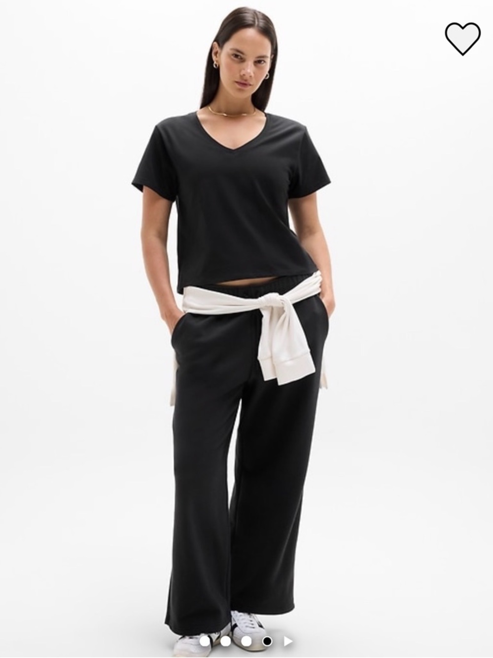 Athleta Essential V-Neck Tee in Black